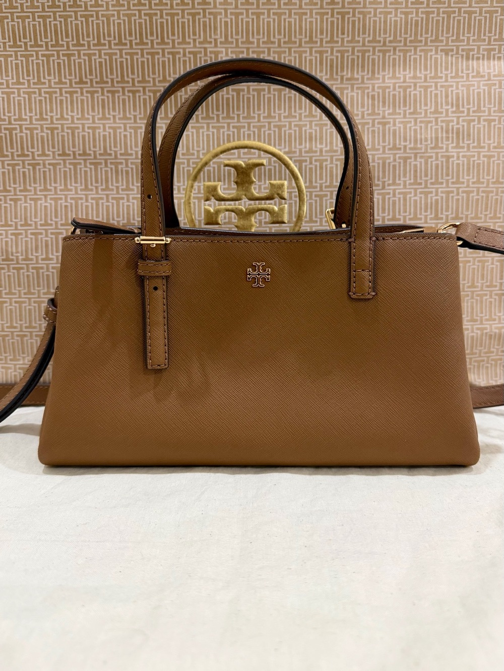 Tory Burch Emerson small tote bag with
removable crossbody strap